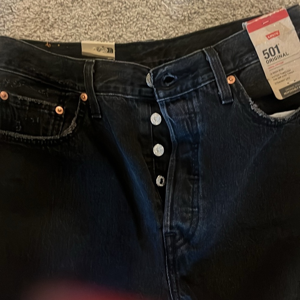 Levi’s 501 original style distressed women’s jeans - Picture 4 of 9